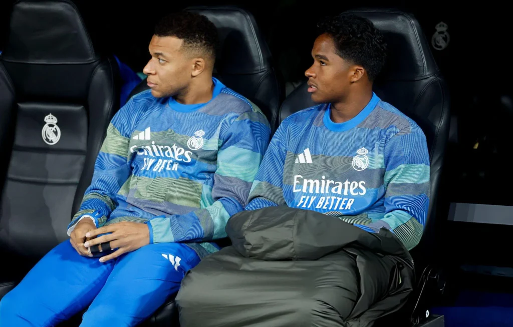 ألونسو يحسم موقفه من شائعات رحيل إندريك