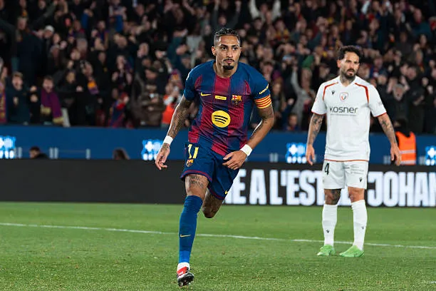 شرط وحيد يحدده رافينيا قبل الرحيل