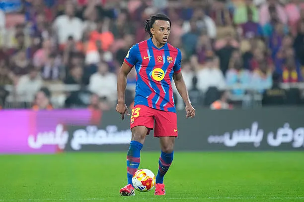 تشكيل برشلونة المتوقع أمام راسينغ سانتاندير ثورة تغييرات بقيادة فليك